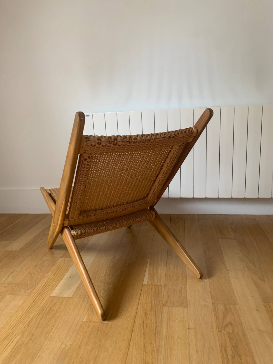 Foldable Scandinavian style deck chair