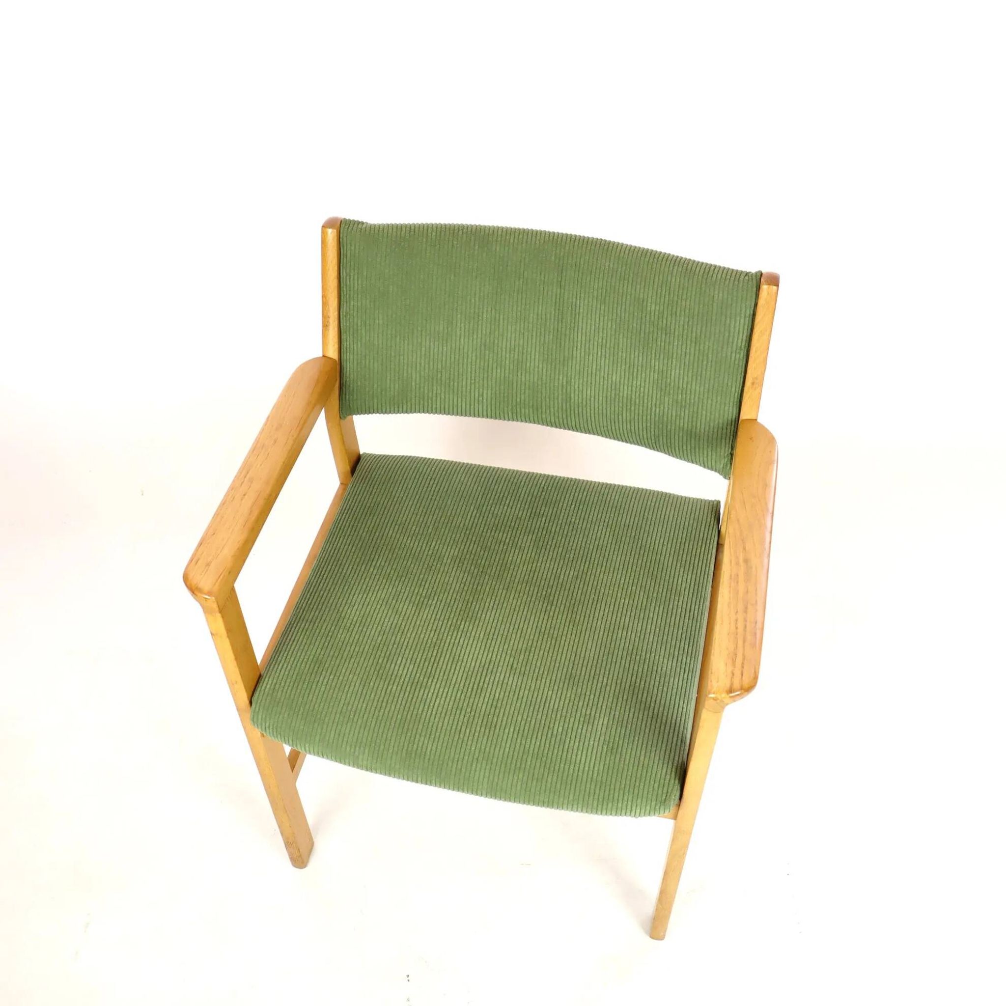 Fauteuil en chêne et velours années 60