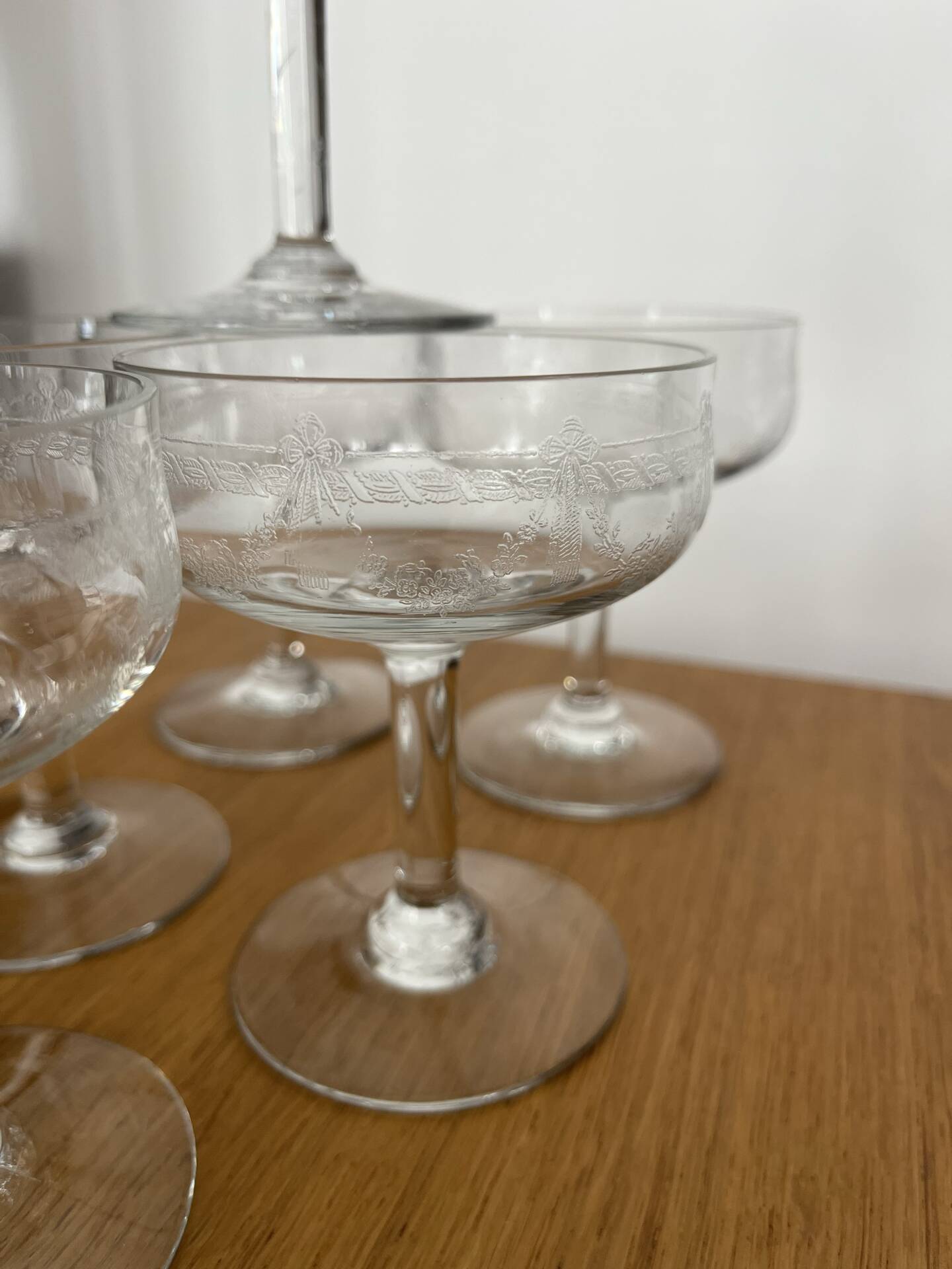 Set 6 coupes champagne gravées Louis XVI
