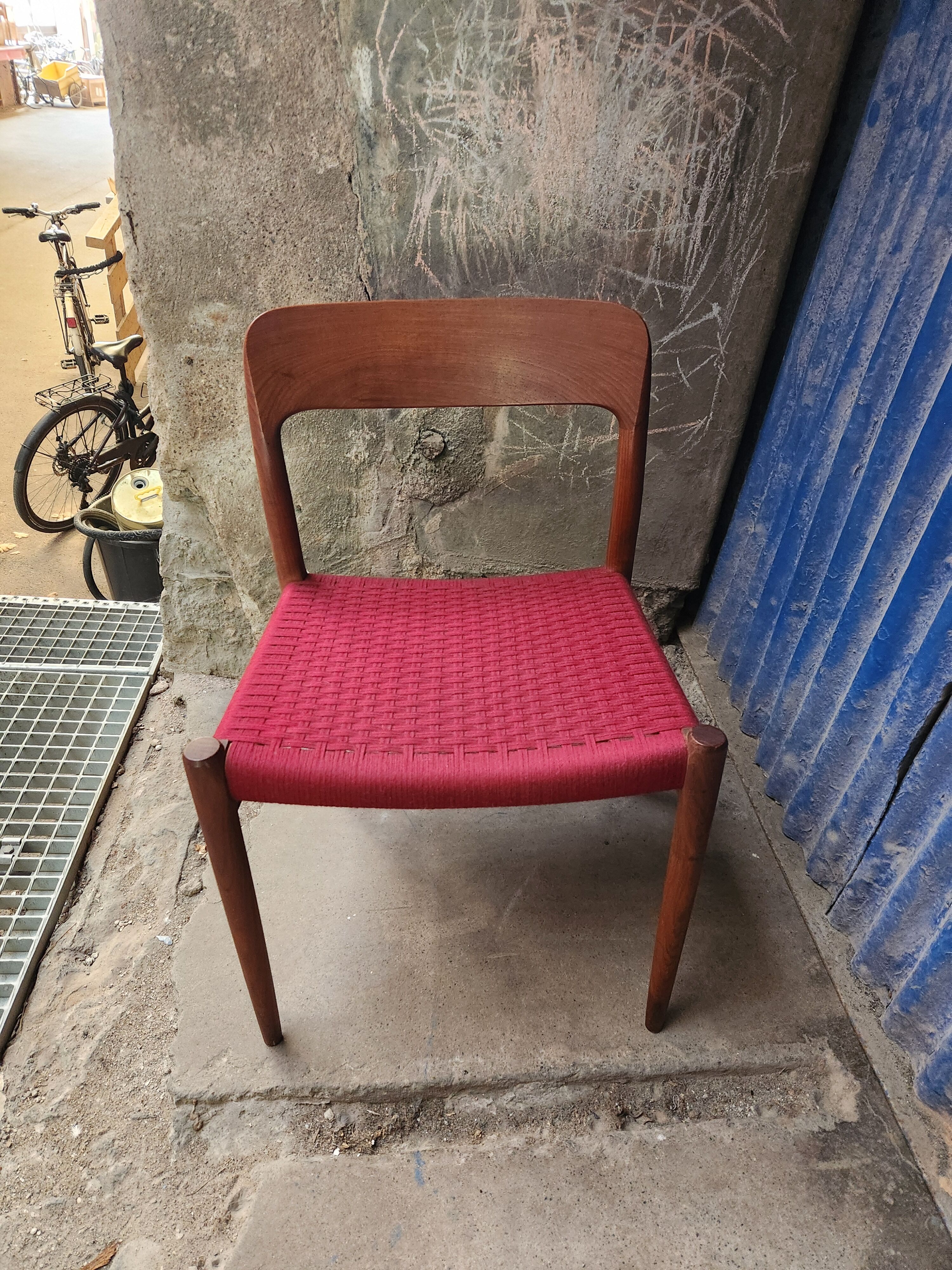 Pair of chairs model 75 Niels Otto Moller