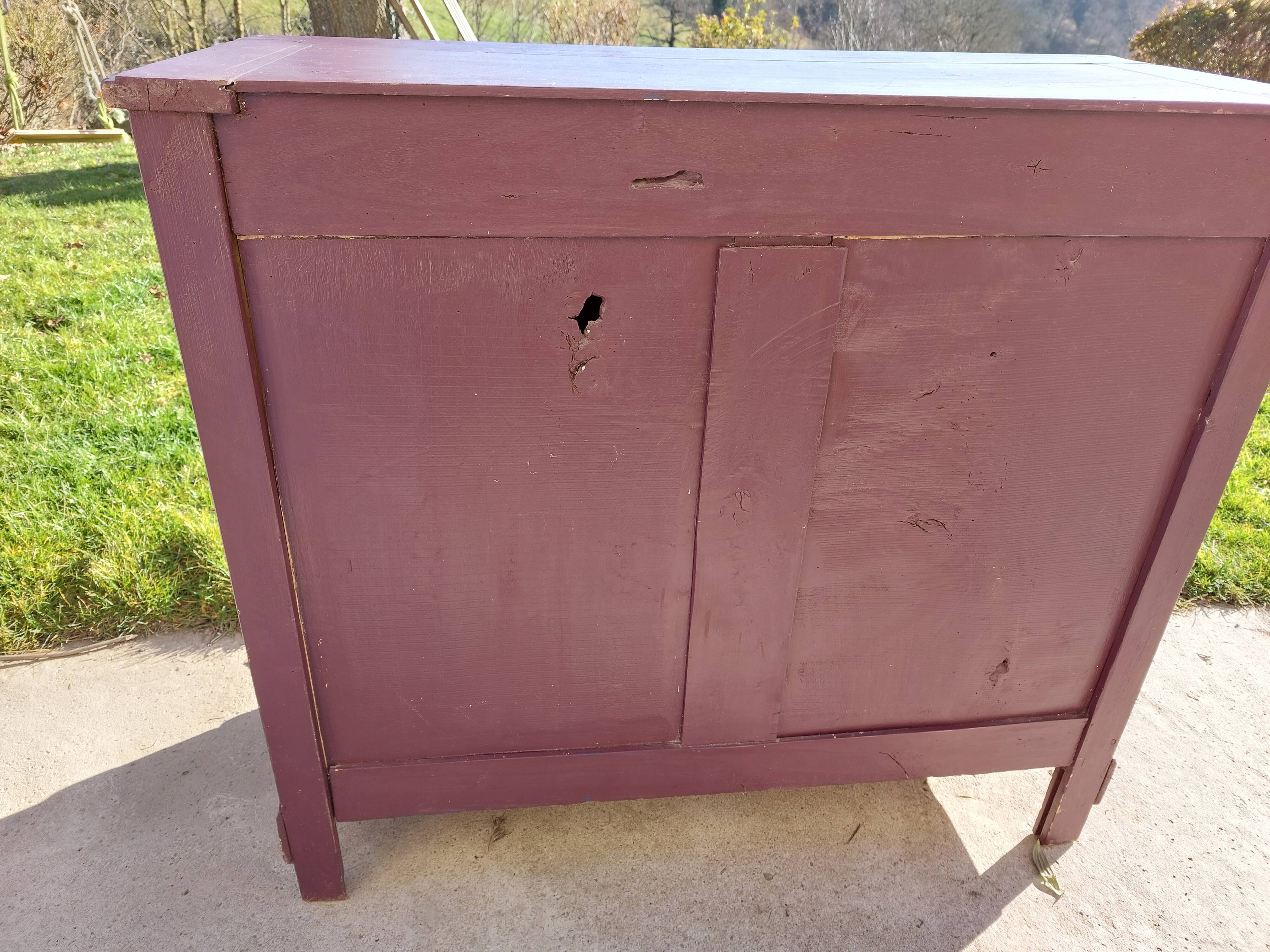 Purple Parisian buffet