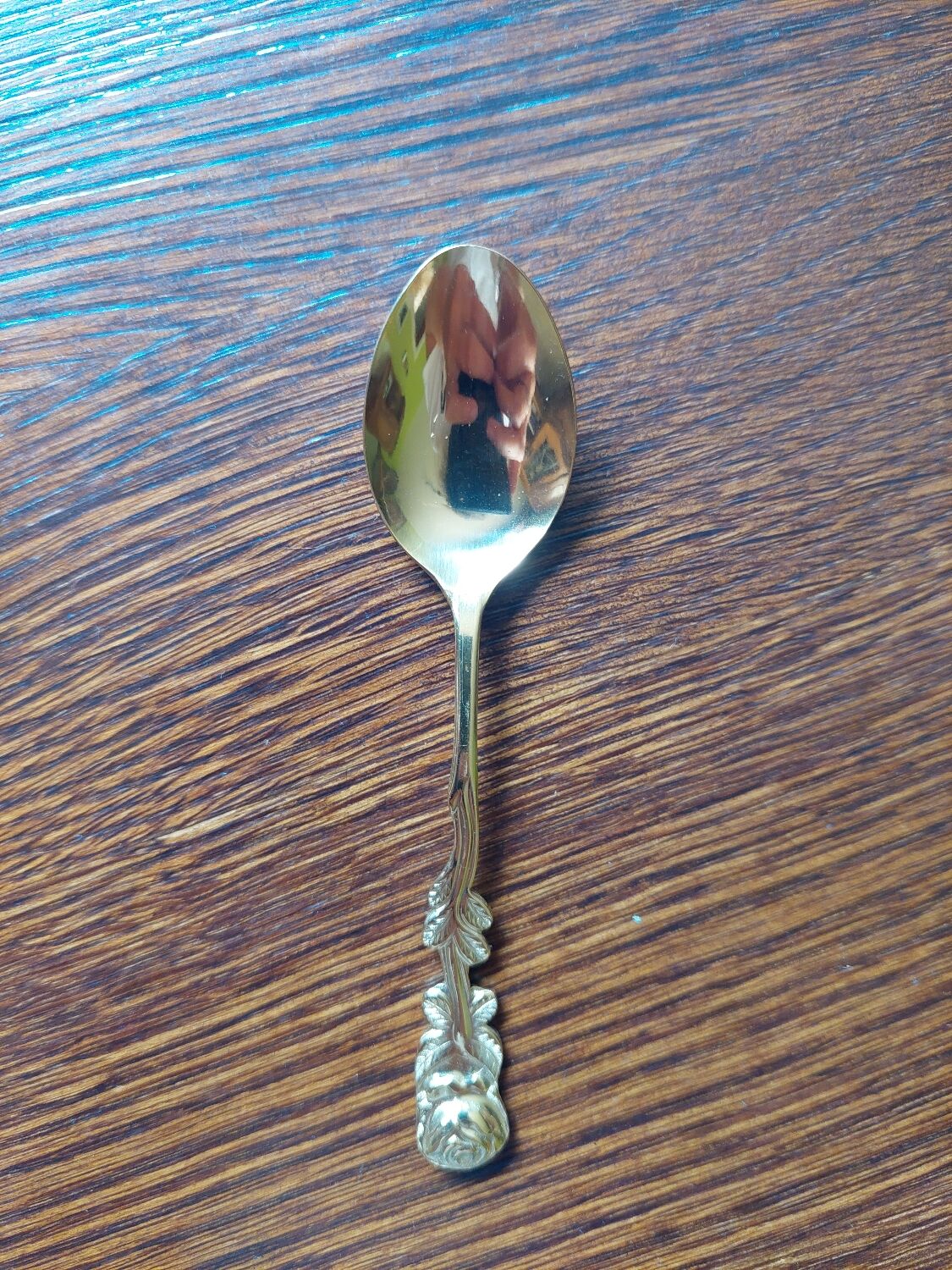 Small gold spoons