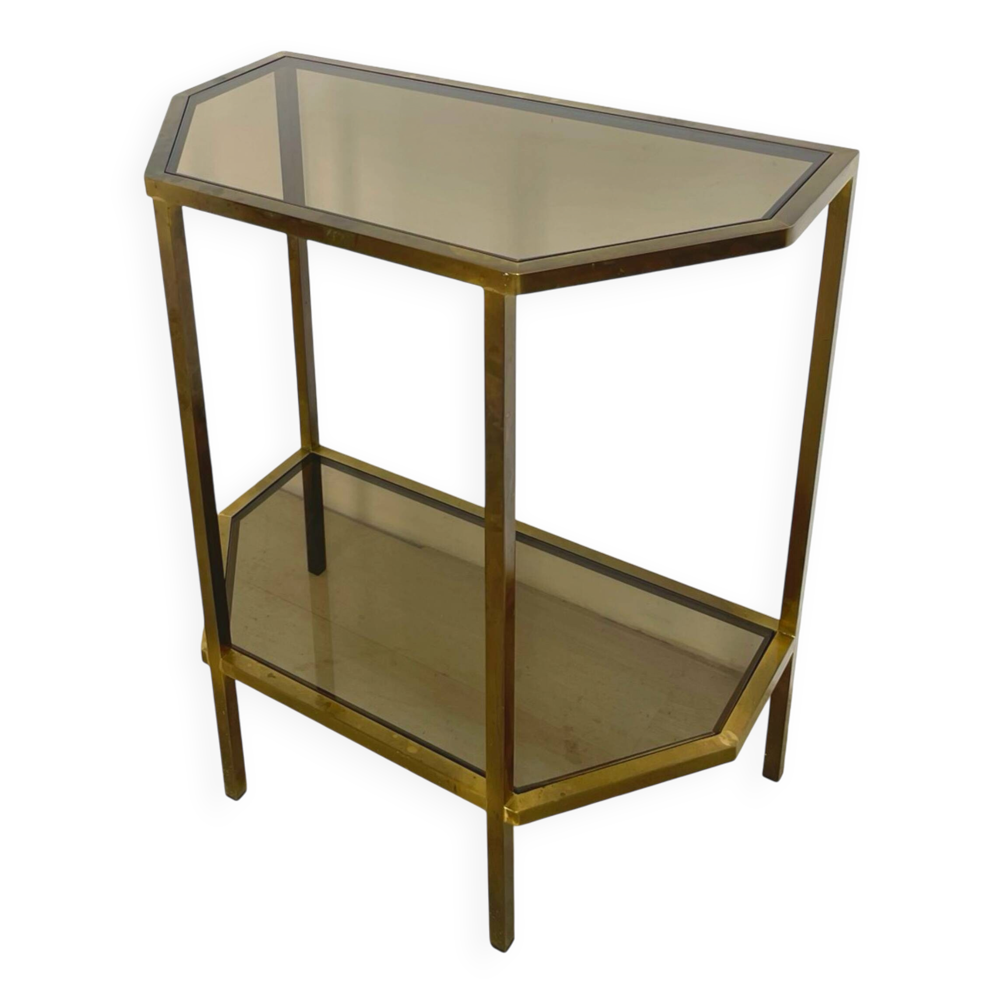 Table d'appoint italienne demi-hexagonale en laiton des années 1970.