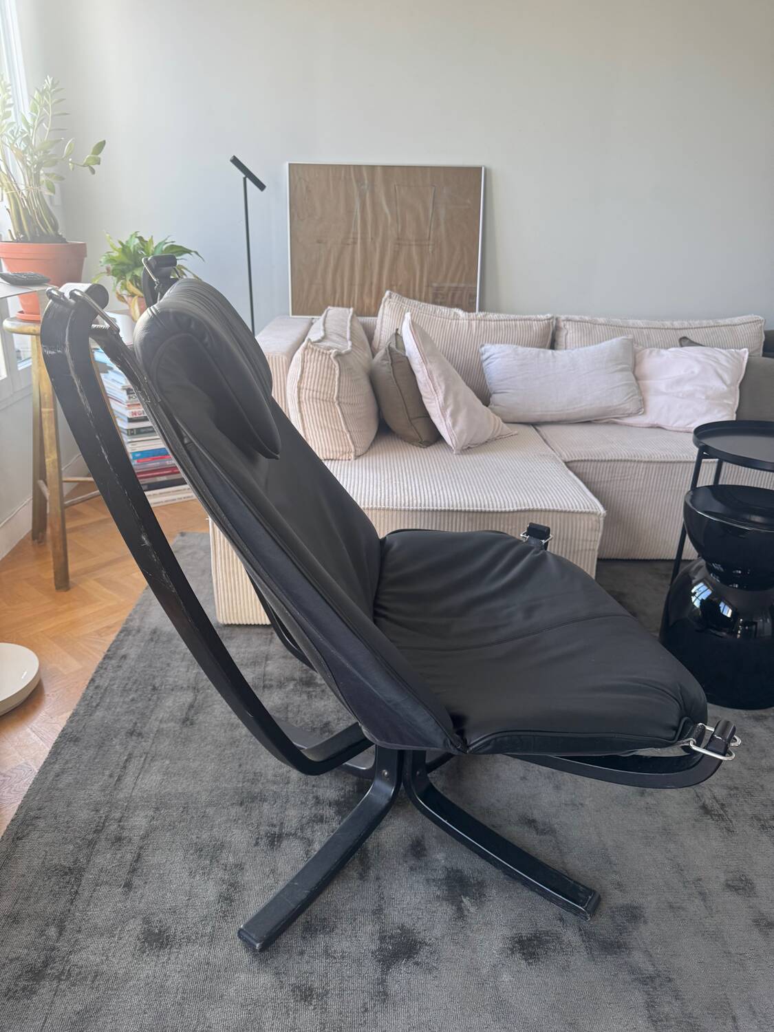 Falcon leather armchair by Sigurd Russell