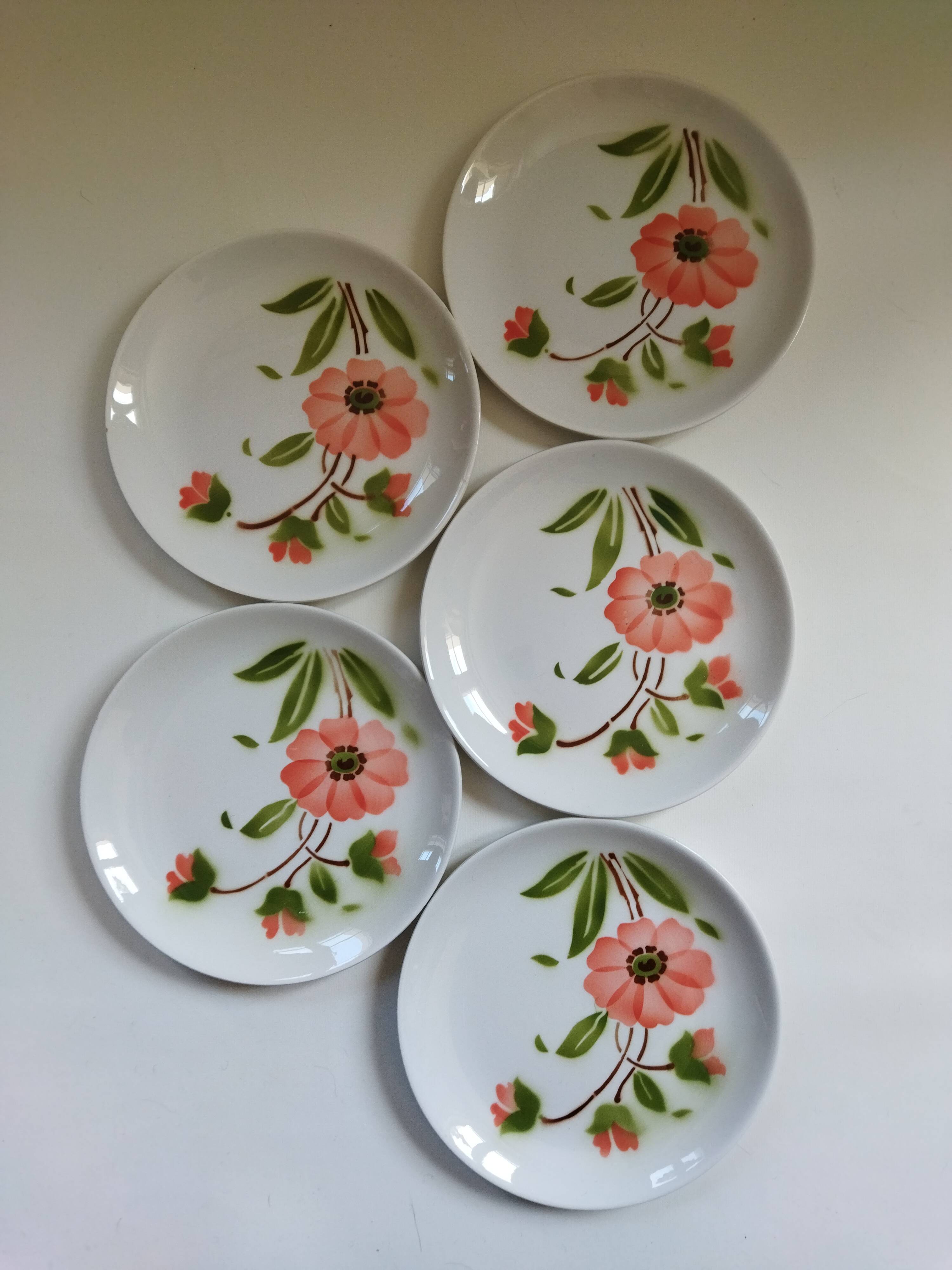5 dessert plates from Moulin des Loups, Orchies, Gisèle model
