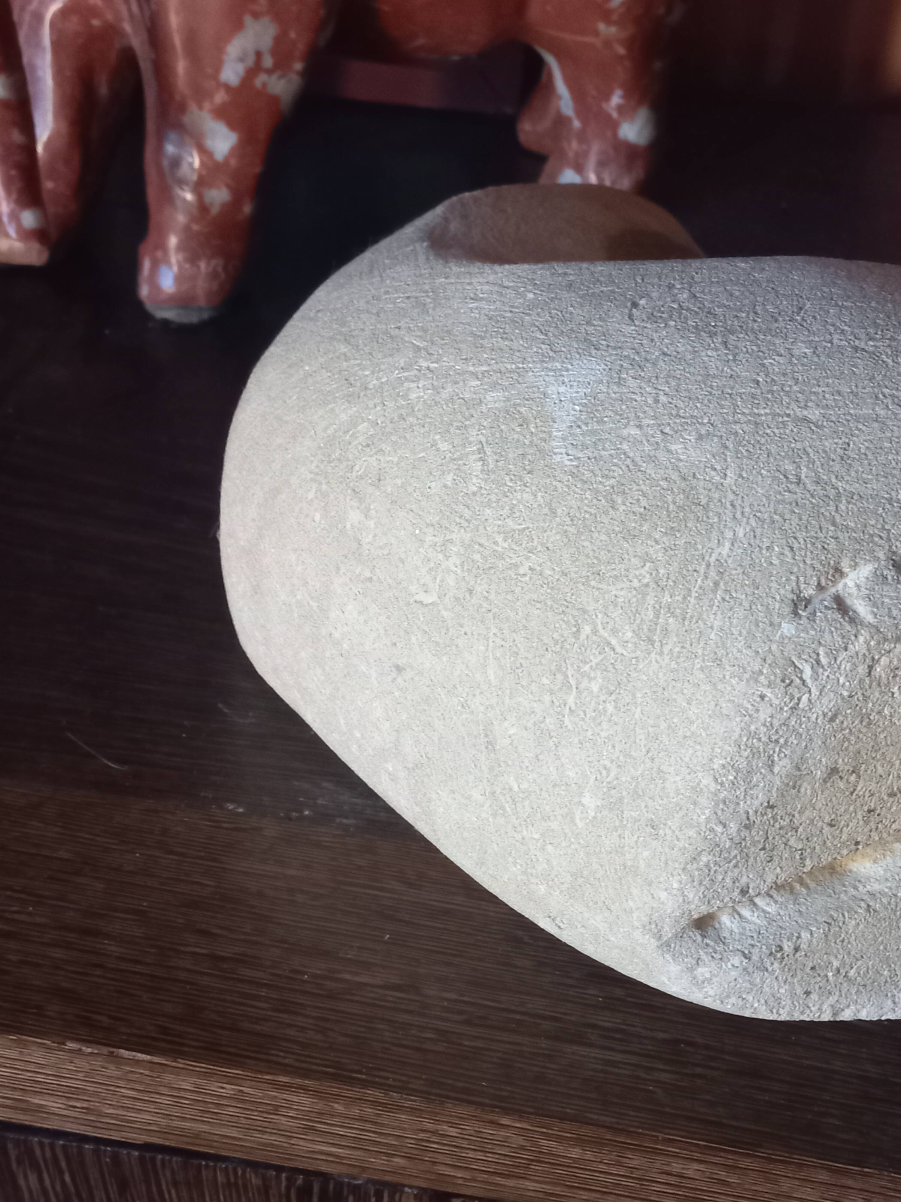 Sculpted stone lamp from the 1970s, signed.