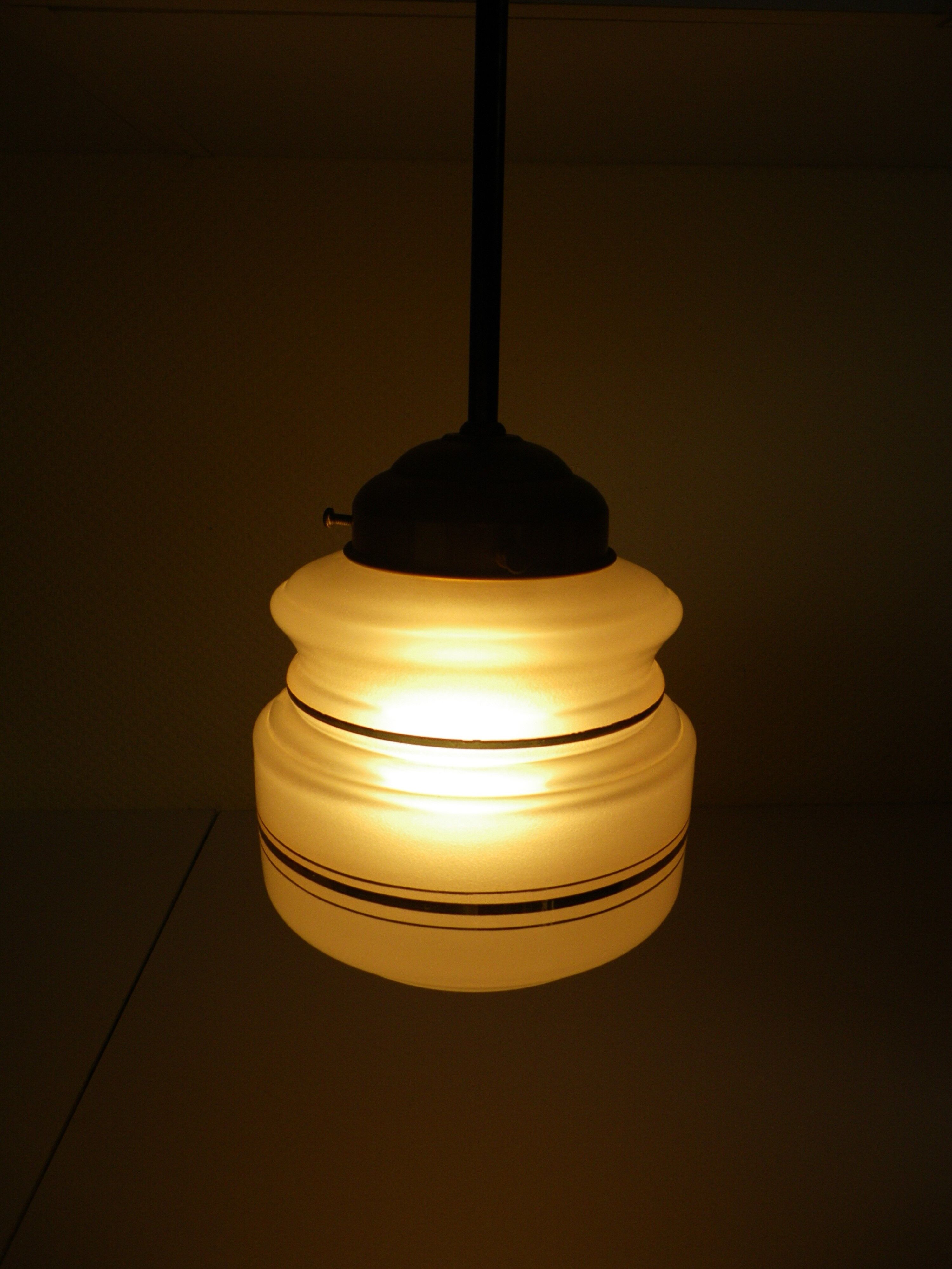 Suspension in brass and opaline country based 1960s/1970s