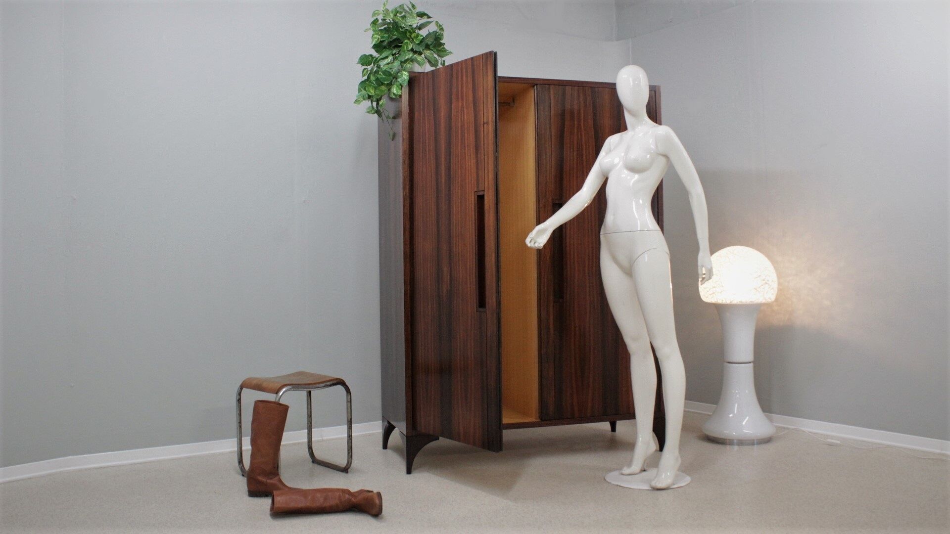 Italian mid century rosewood wardrobe 1950s