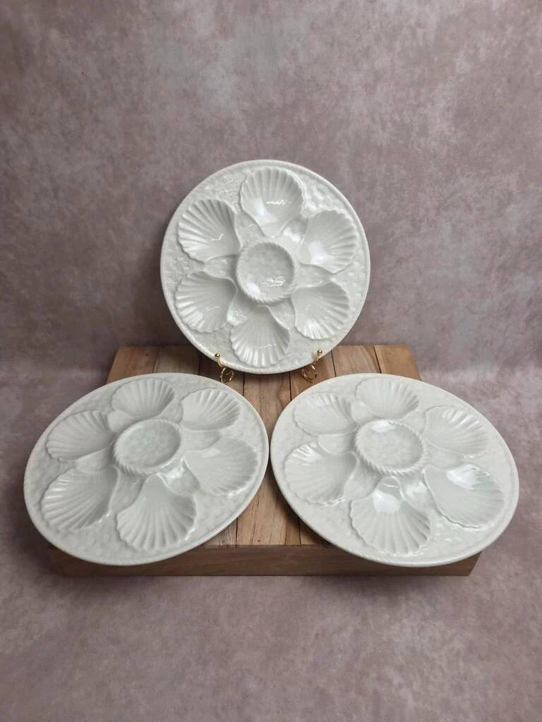 Set of 3 oyster/shell plates Chantilly France – cracked white