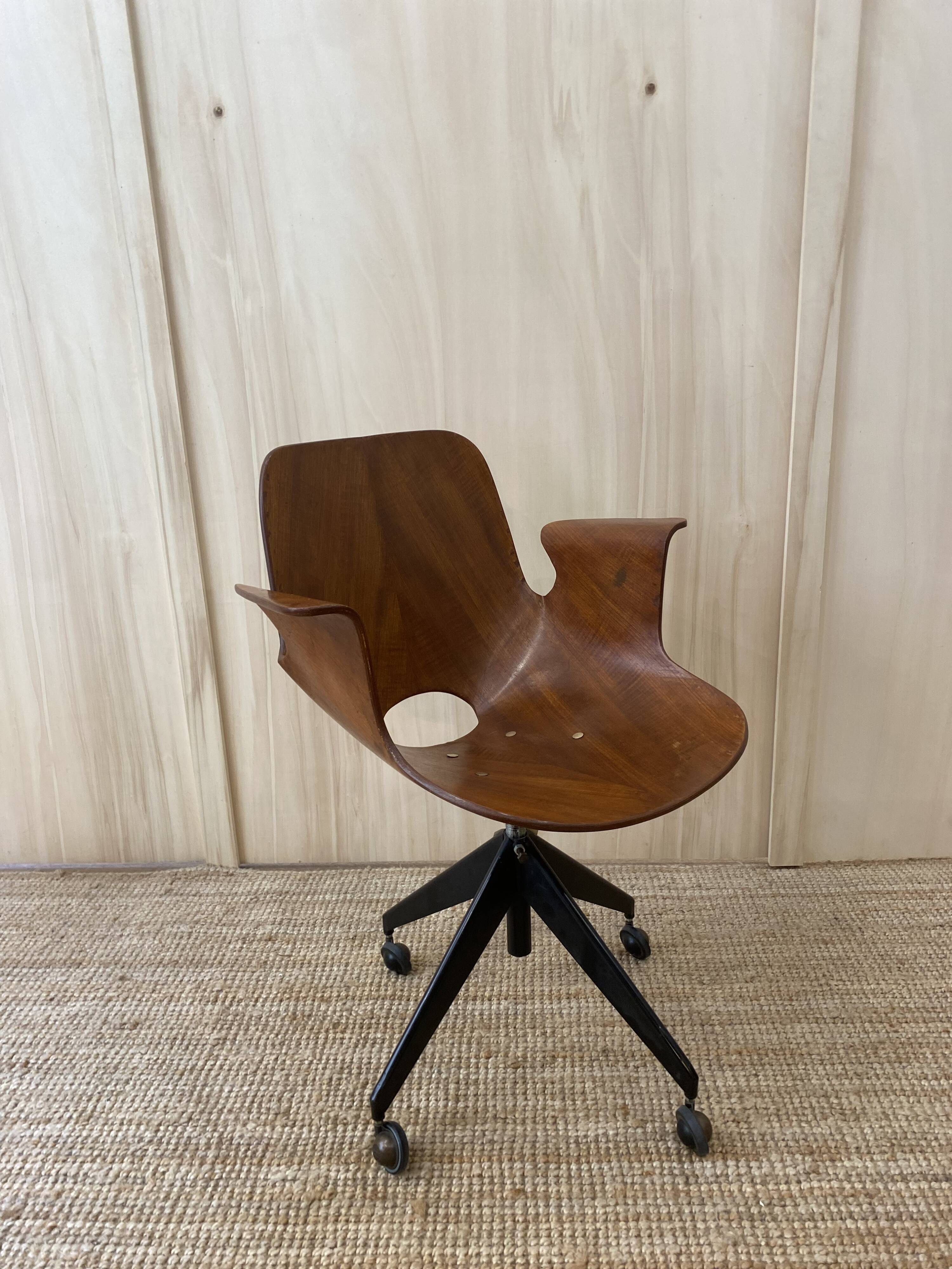 Medea office chair by Vittorio Nobili for Fratelli Tagliabue