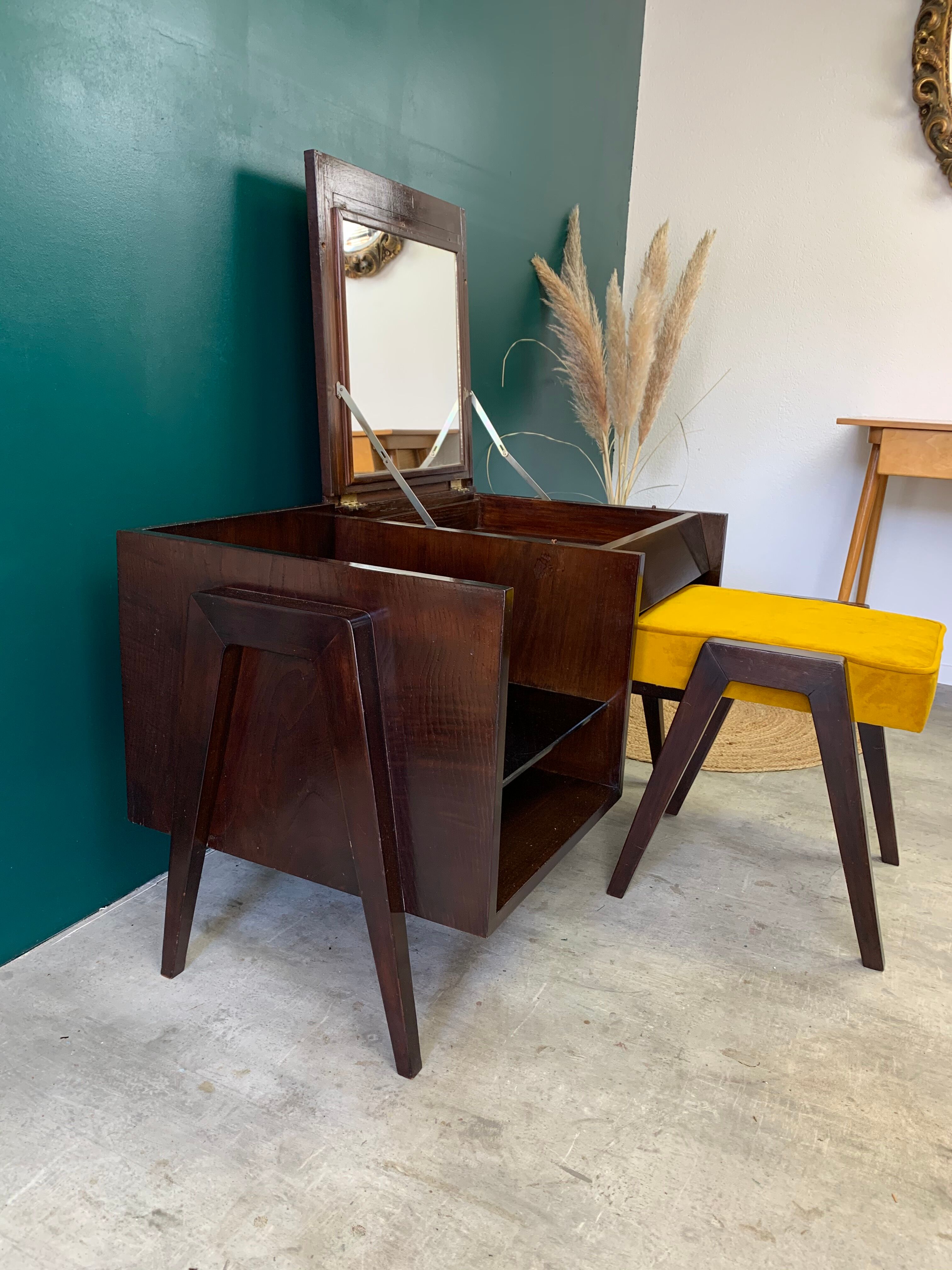 Vintage dressing table with her seat