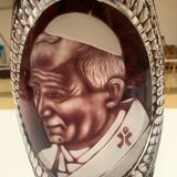 Crystal vase with effigy of Pope John Paul II