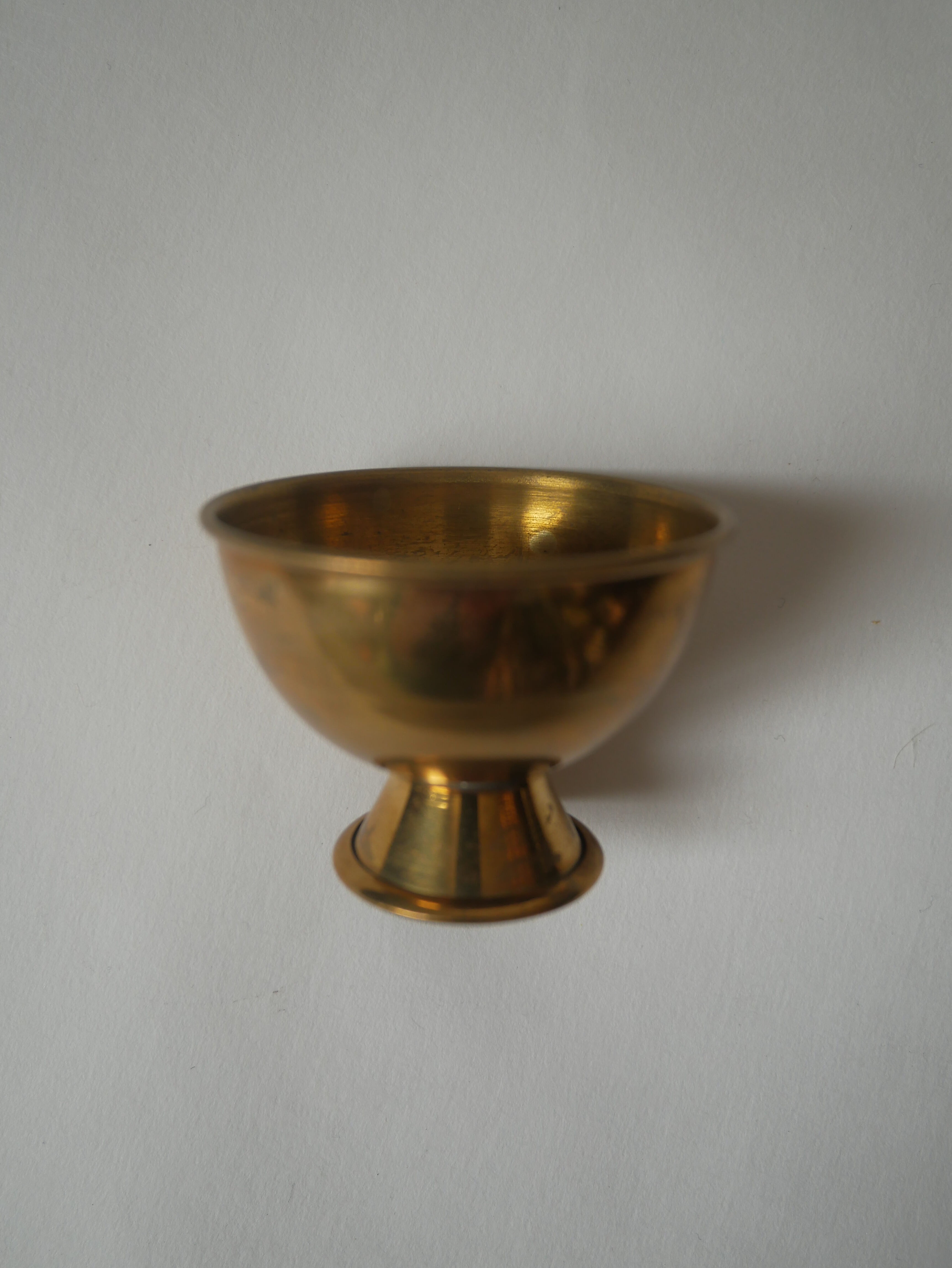 Set of 6 vintage brass egg cups