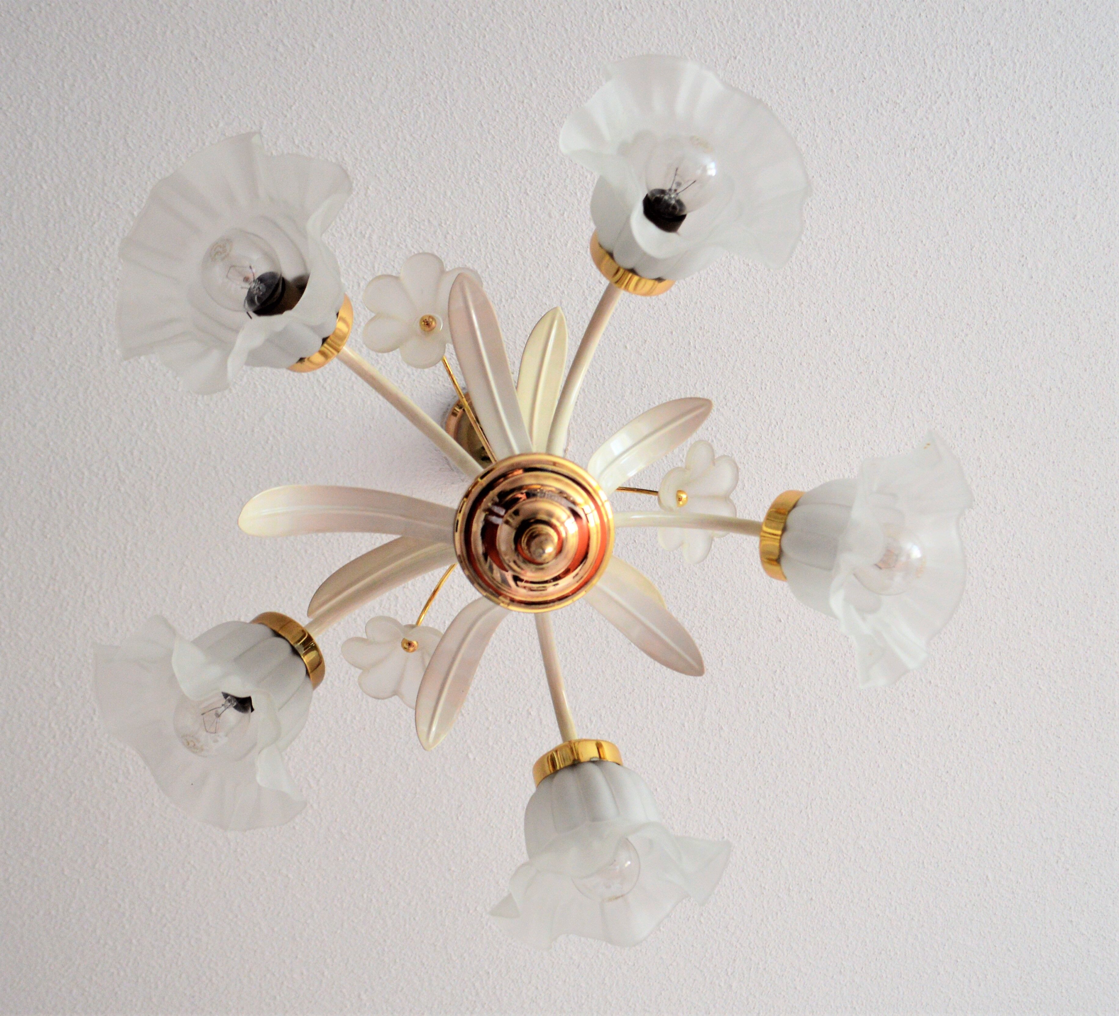 Lustre ceiling lamp design flowers of the 70s