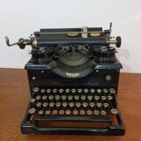 ROYAL typewriter