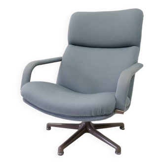 Artifort swivel chair