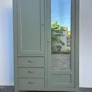 Armoire parisienne 