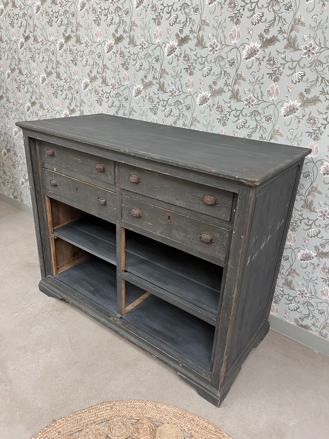 Patinated workshop furniture