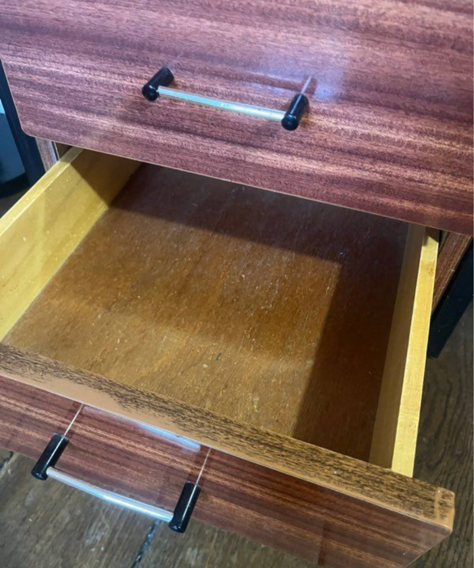 Modernist desk from the 50s-60s in wood and metal, reversible drawer unit.