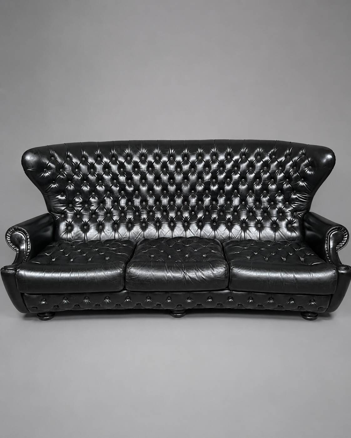 Canapé Chesterfield. Cuir.