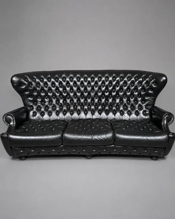 Canapé Chesterfield. Cuir.
