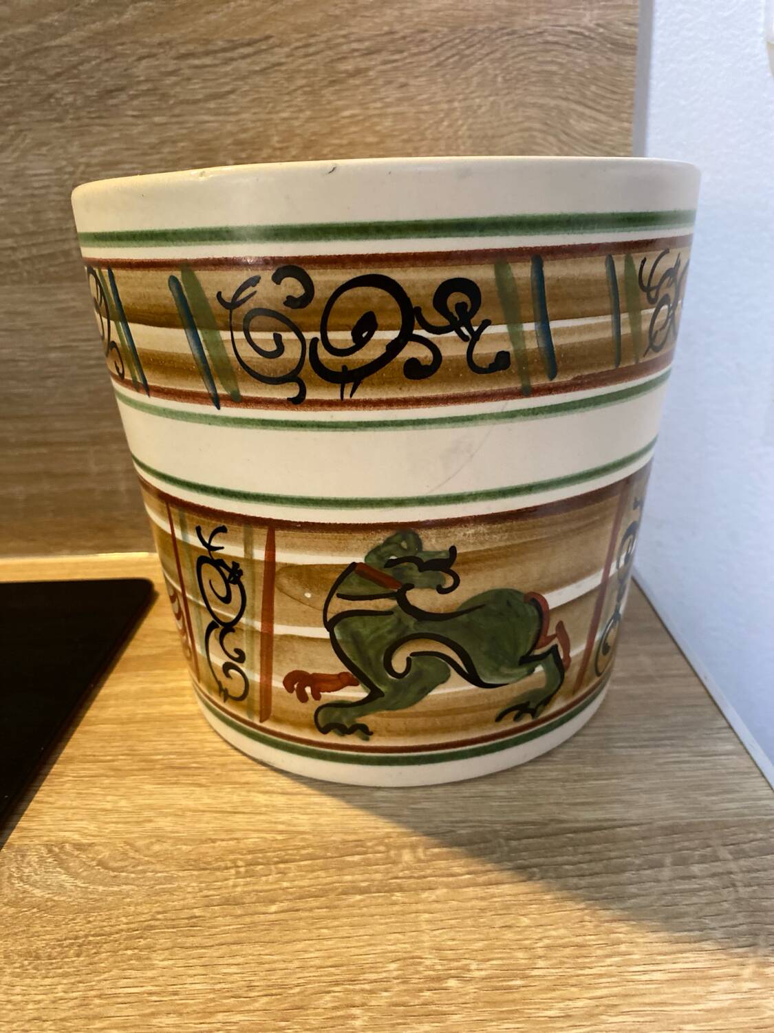 Grand cache pot céramique bayeux décors médiéval signé 1960