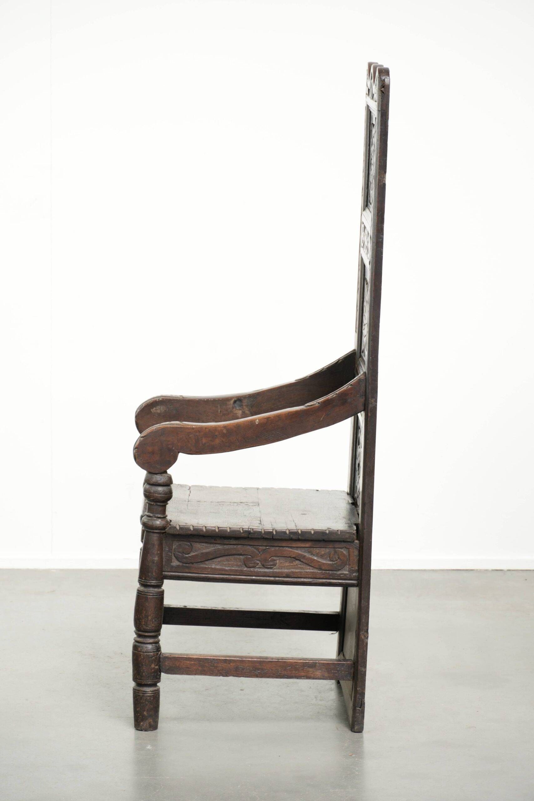 Unique 18th-century English oak wainscot chair with amazing woodcarving