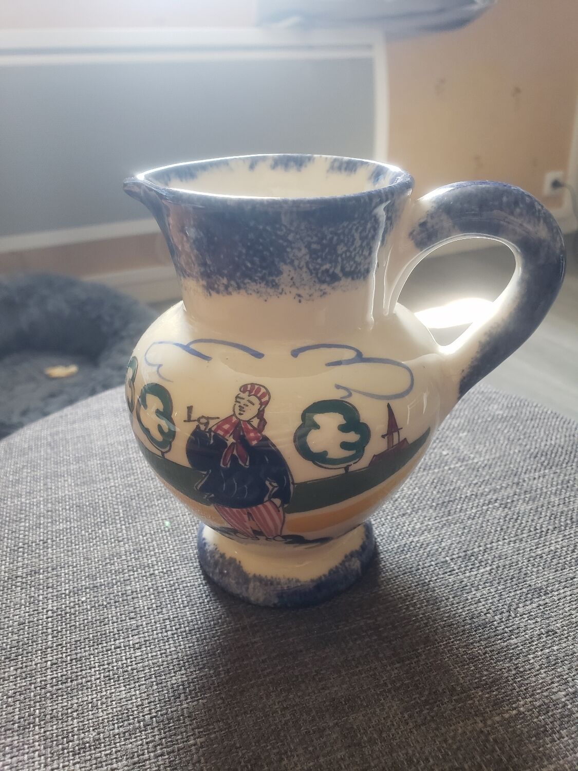 Breton pitcher sign tess