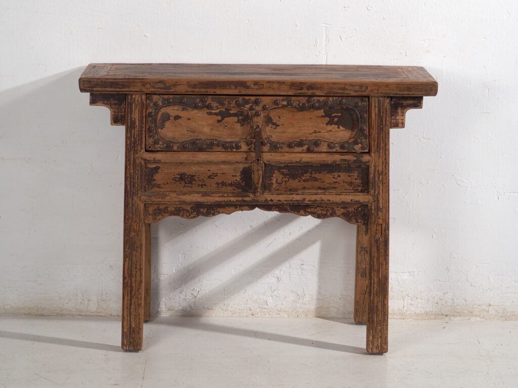 Console ancienne en orme avec ferronnerie – Chine, circa 1900