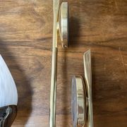 Paire d'appliques dorées et globe moucheté années 50