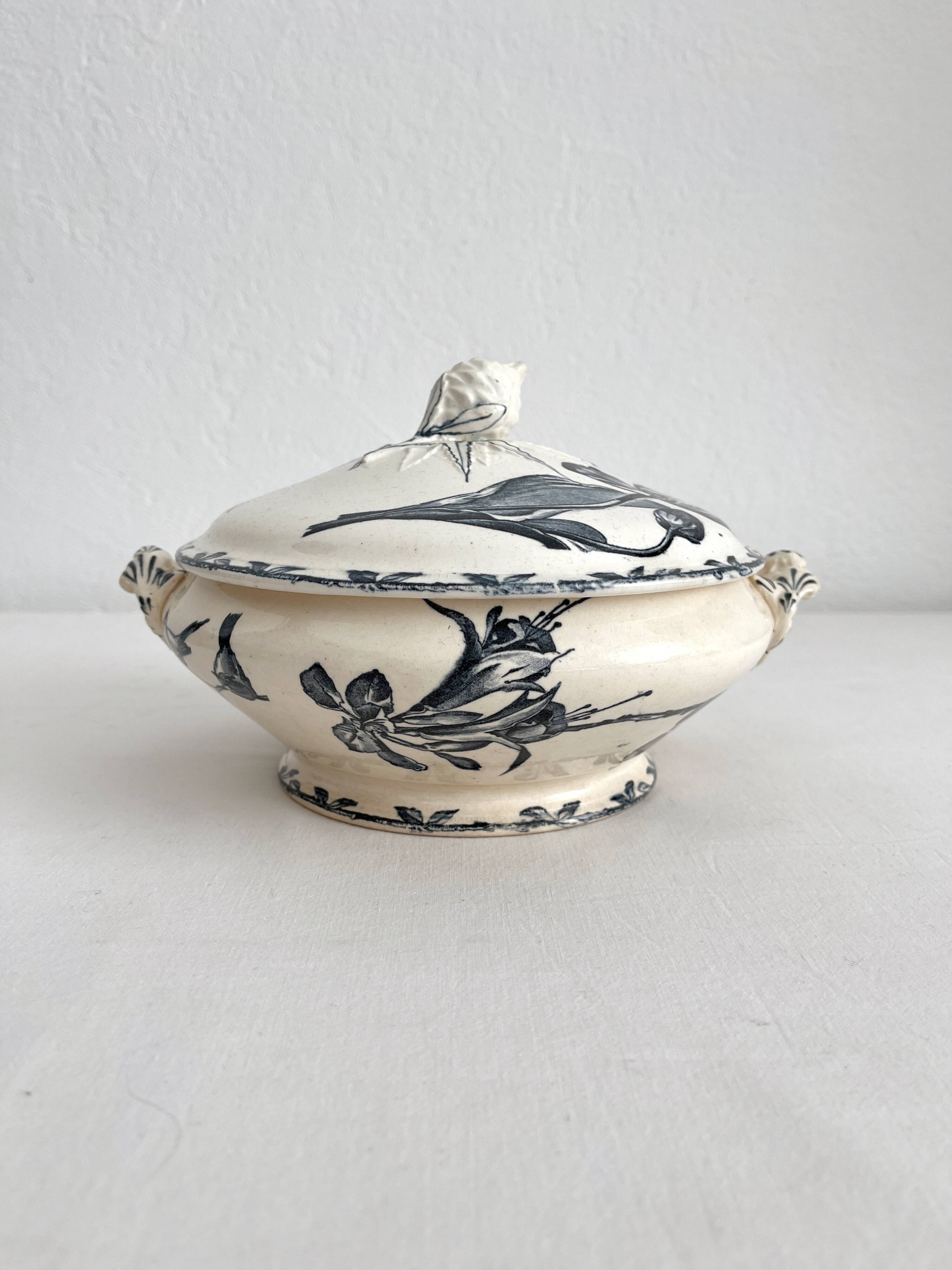 Ironstone tureen, "Oxford" Choisy le Roi