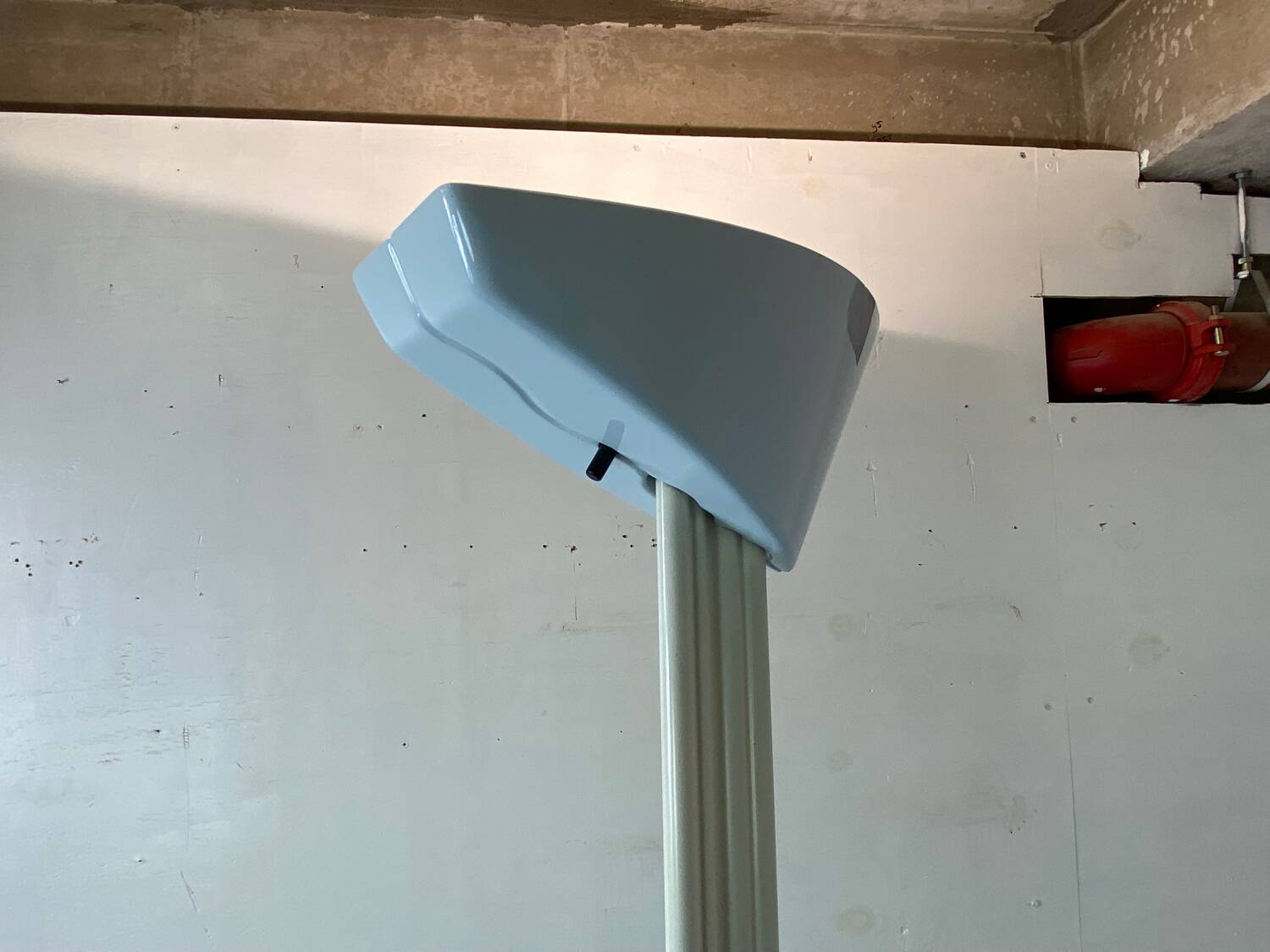 Lampadaire Mod. Otello de Bruno Gecchelin pour Oluce années 1980