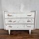 Commode blanche patinée vintage pieds compas