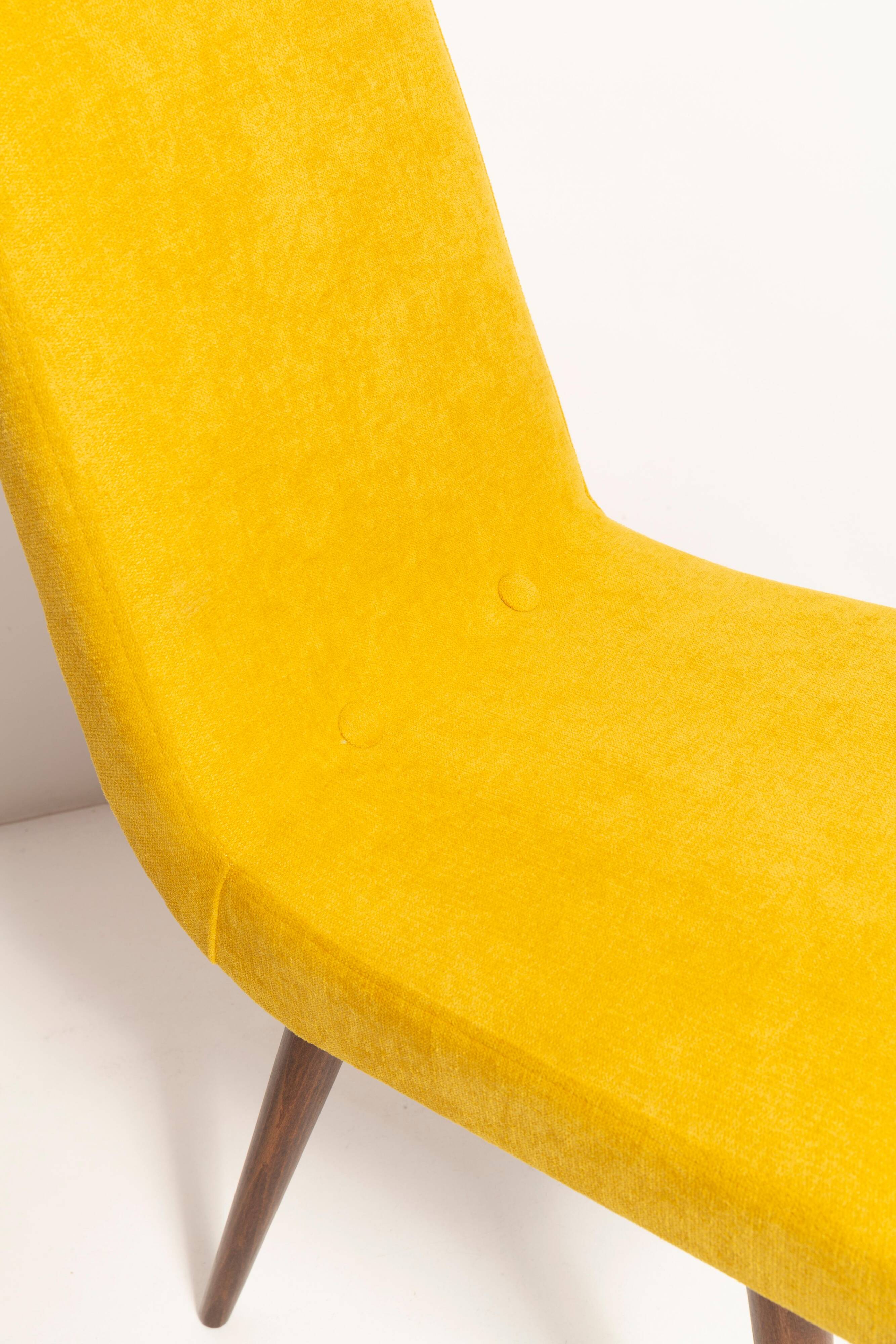 Mustard yellow wool chair from the 20th century, Rajmund Hałas, Europe, 1960s
