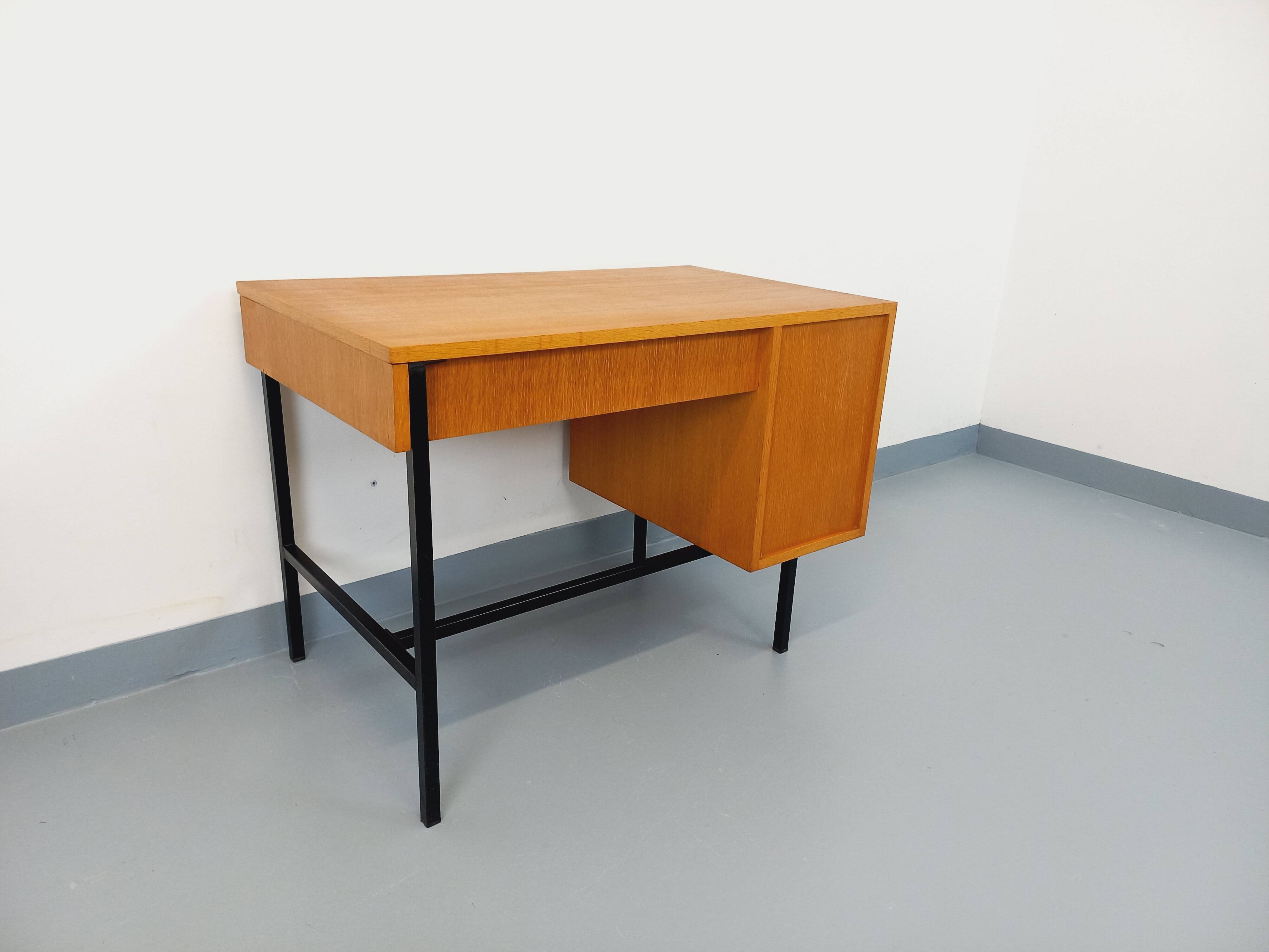 Bureau moderniste vintage Multitable par Jacques Hitier en bois de chêne