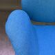 Chaise Little Tulip de Pierre Paulin bleu