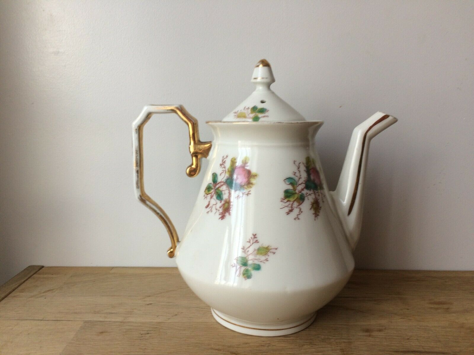 Tea and coffee maker or sugar maker in Porcelain from Paris
