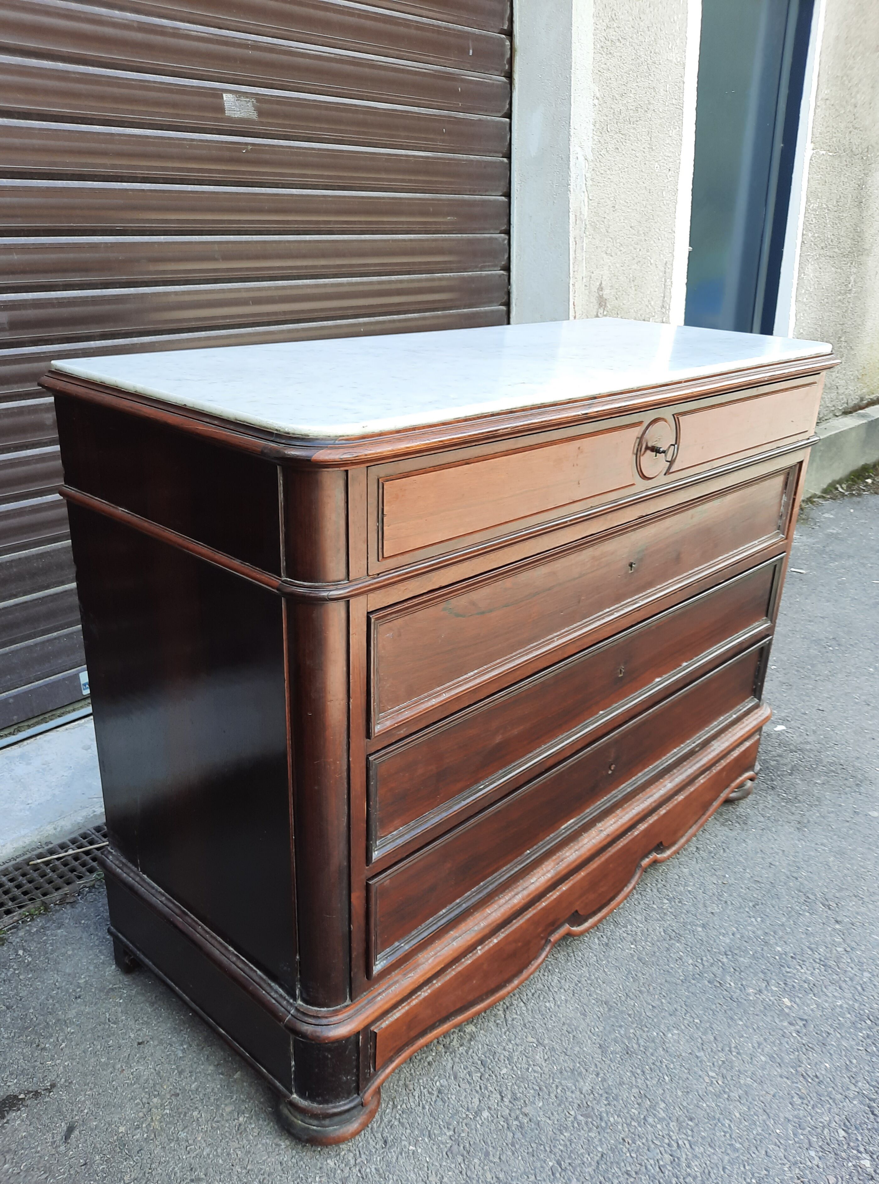 Rosewood plating chest of drawers from the 19th century