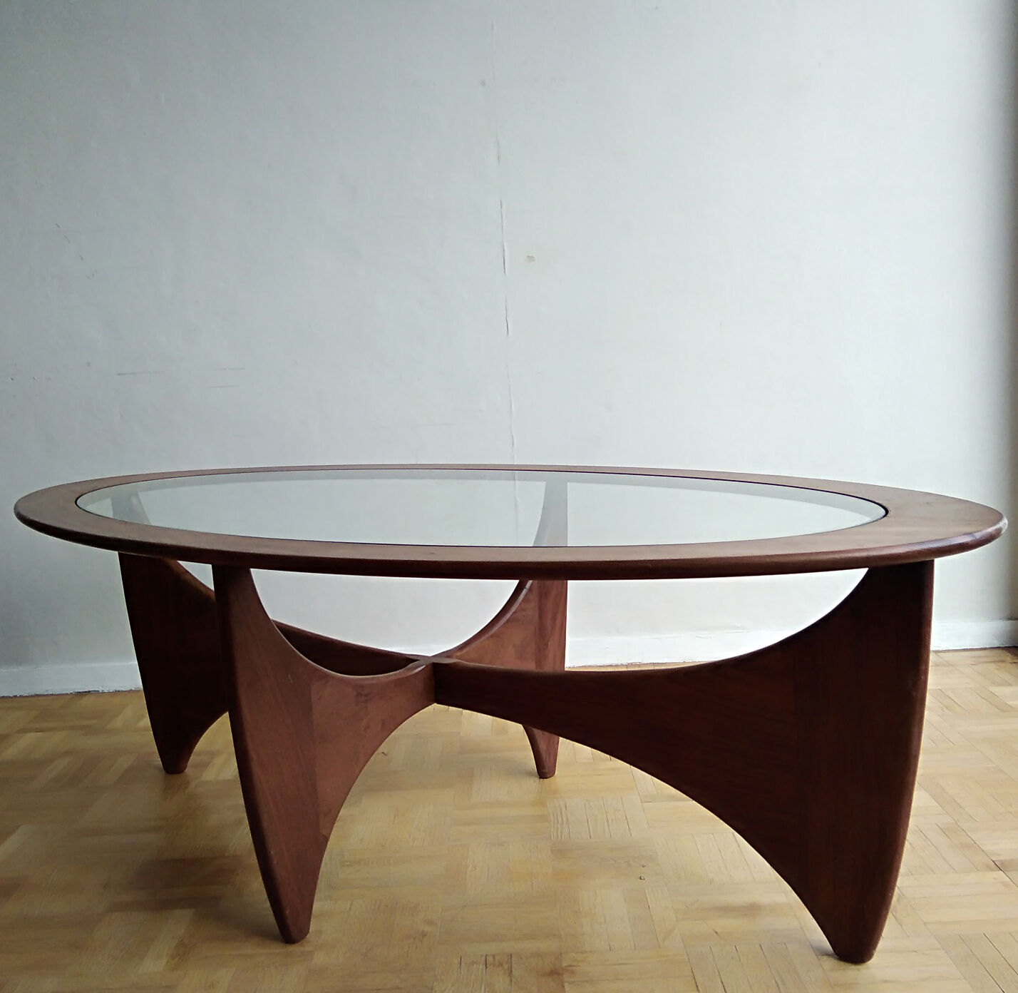 Oval coffee table Astro Victor Wilkins 1960