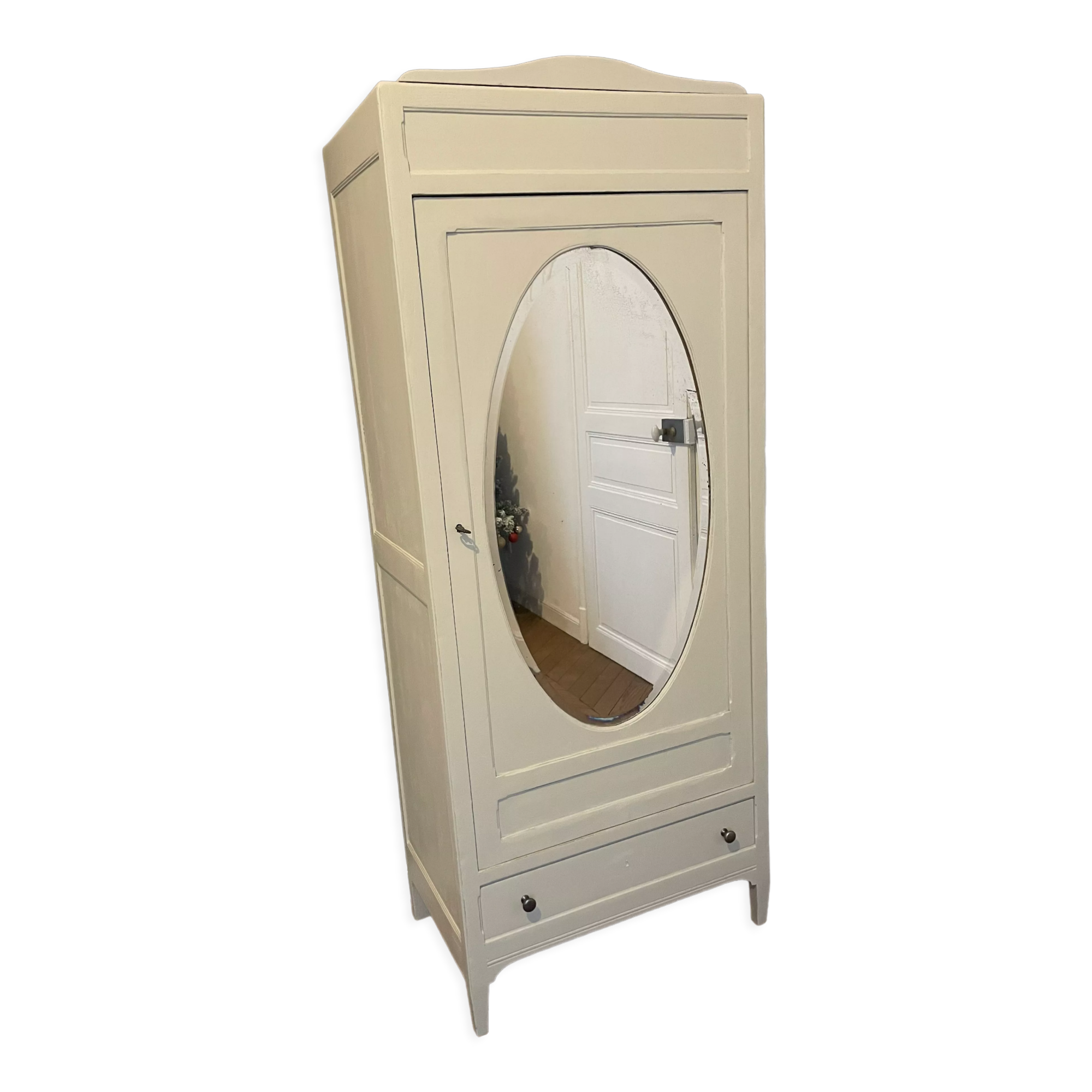 Armoire parisienne