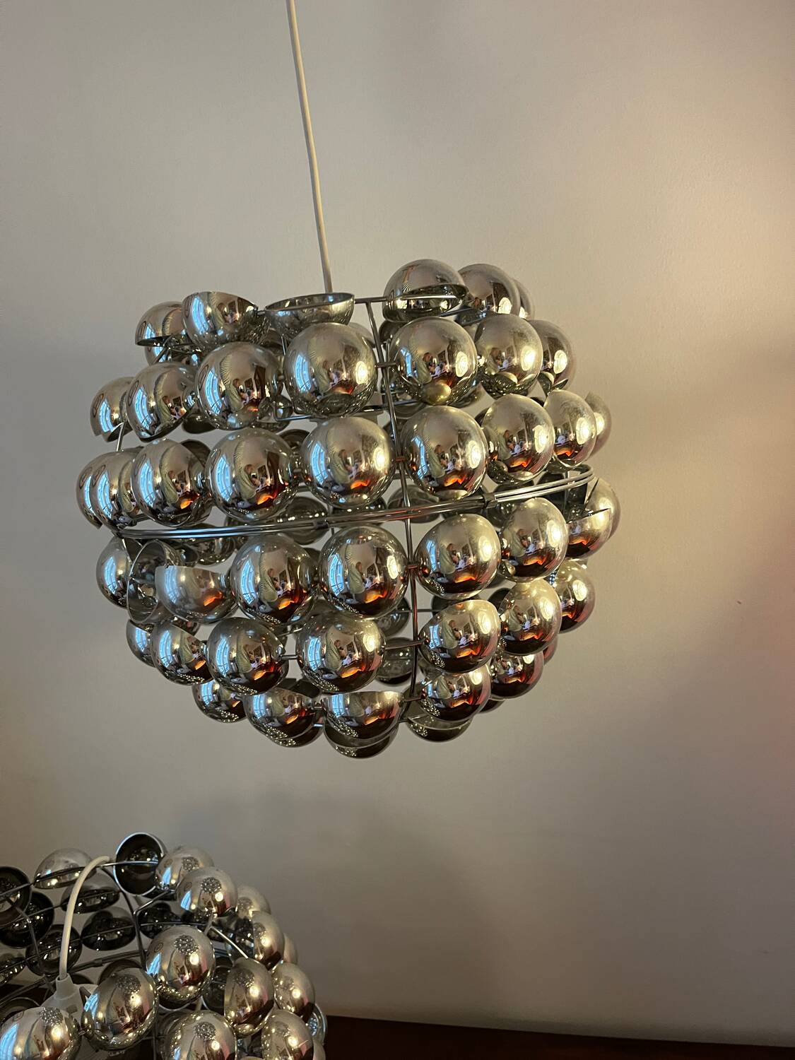 2 kinetic suspensions Kare Design model Bulb