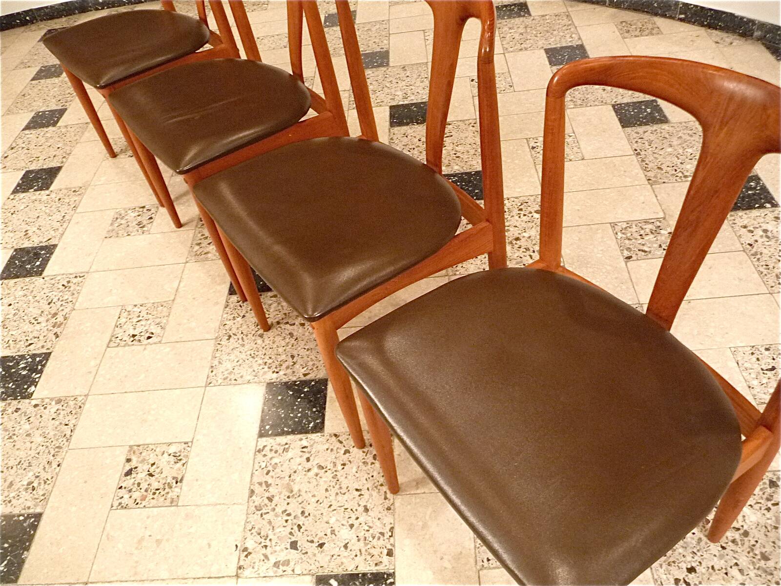Ensemble de 4 chaises de salle à manger "Juliane" en teck par Johannes Andersen pour Uldum, Danemark 1960