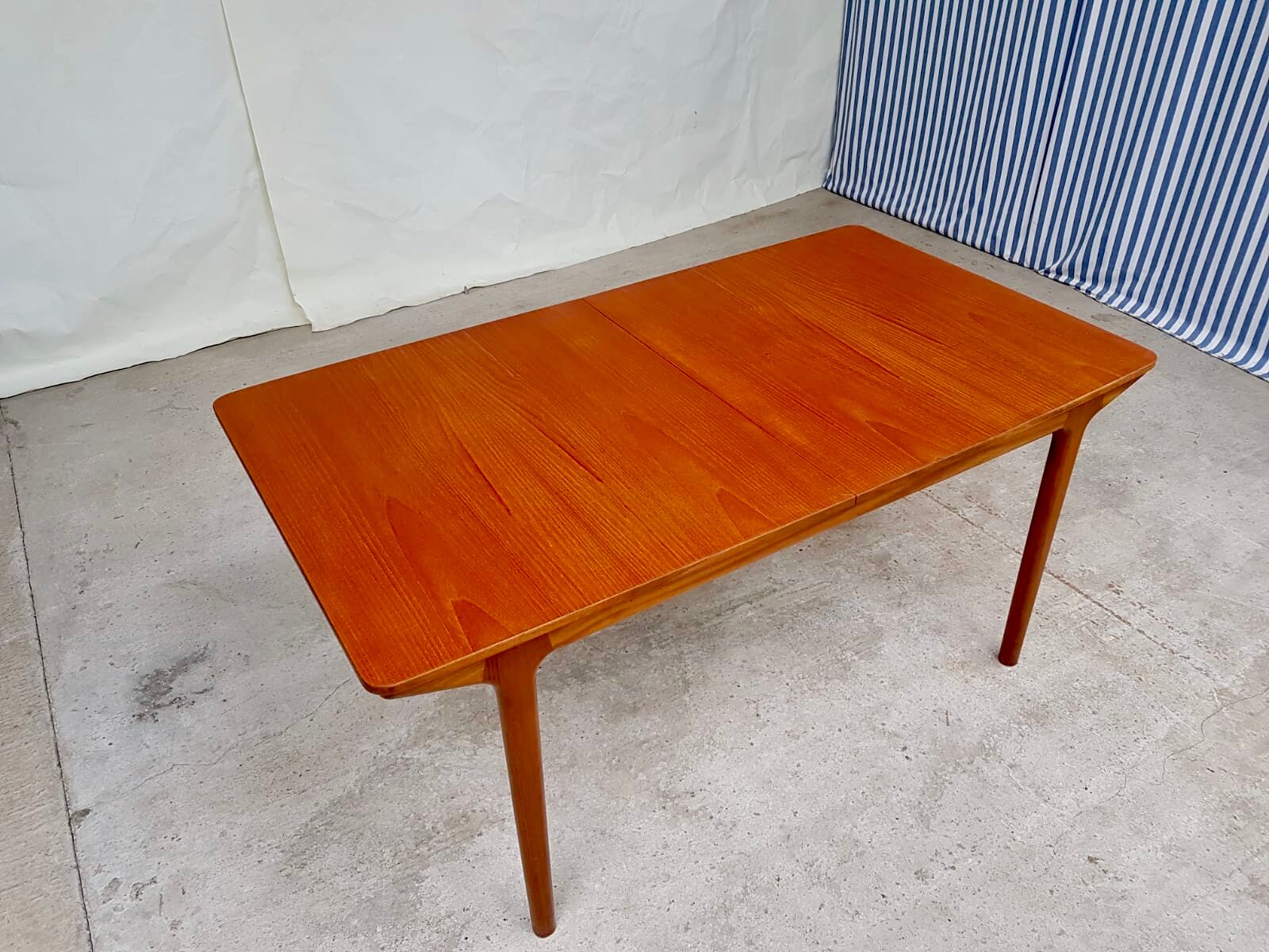 Table de salle à manger du milieu de siècle A.H. Macintosh