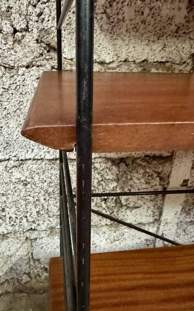 Étagère bibliothèque année 1950 en fer forgé et bois