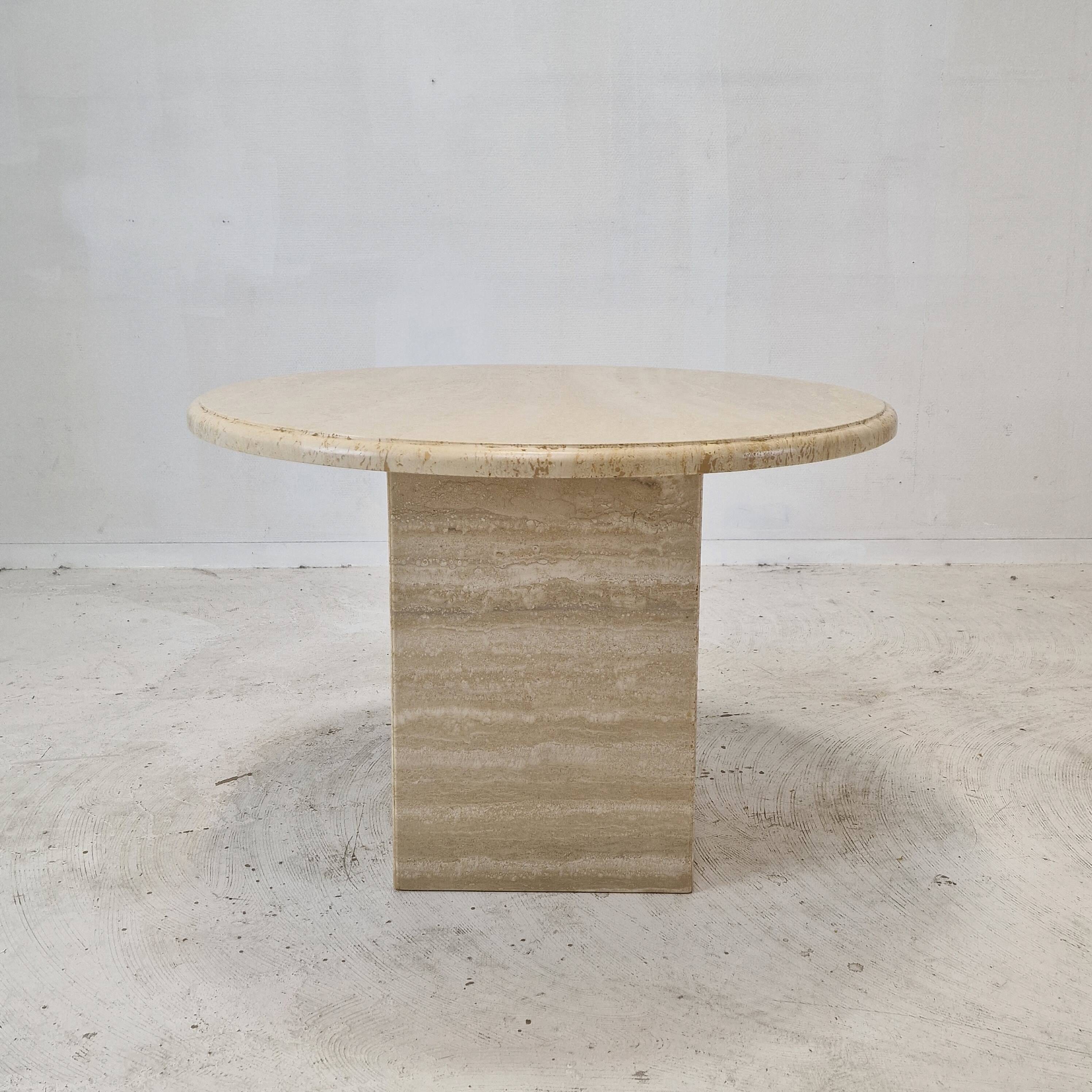 Italian Round Coffee or Side Table in Travertine, 1980s