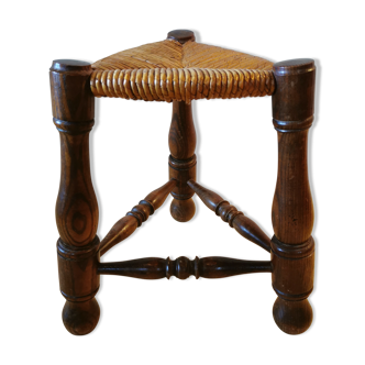 Tripod stool made of wood and straw