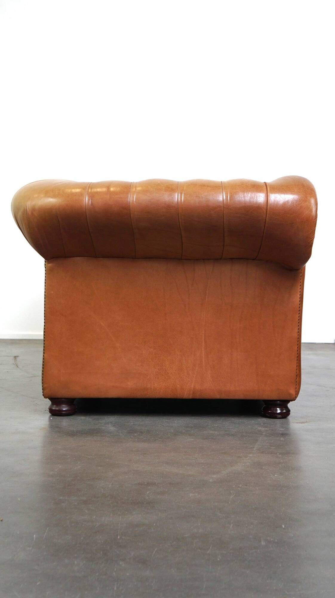 Chesterfield 2-seater sofa in light brown/cream English cowhide leather