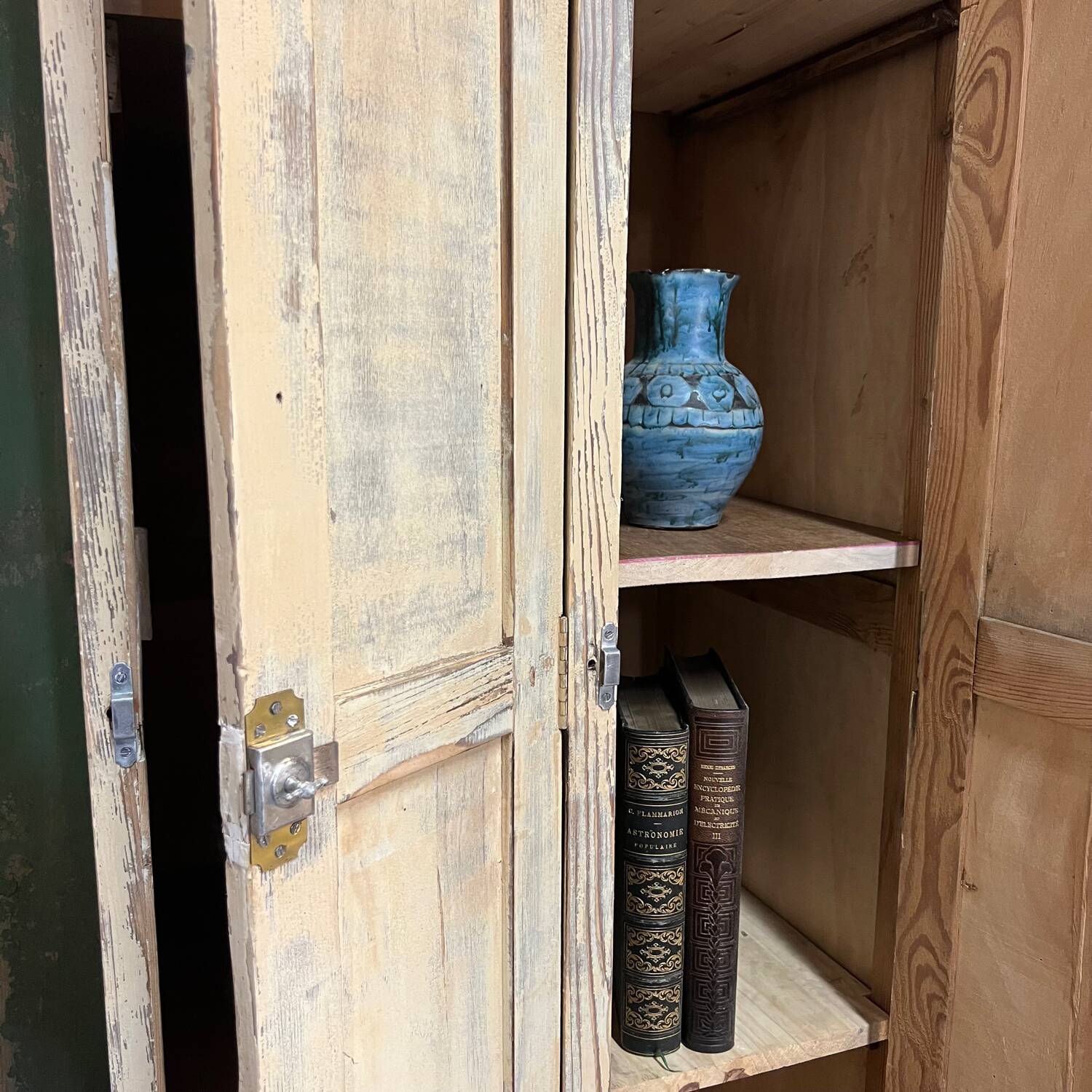 Two-door workshop locker N.43