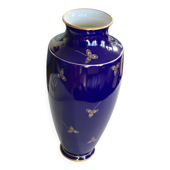 Vase en porcelaine de Sevres 1904
