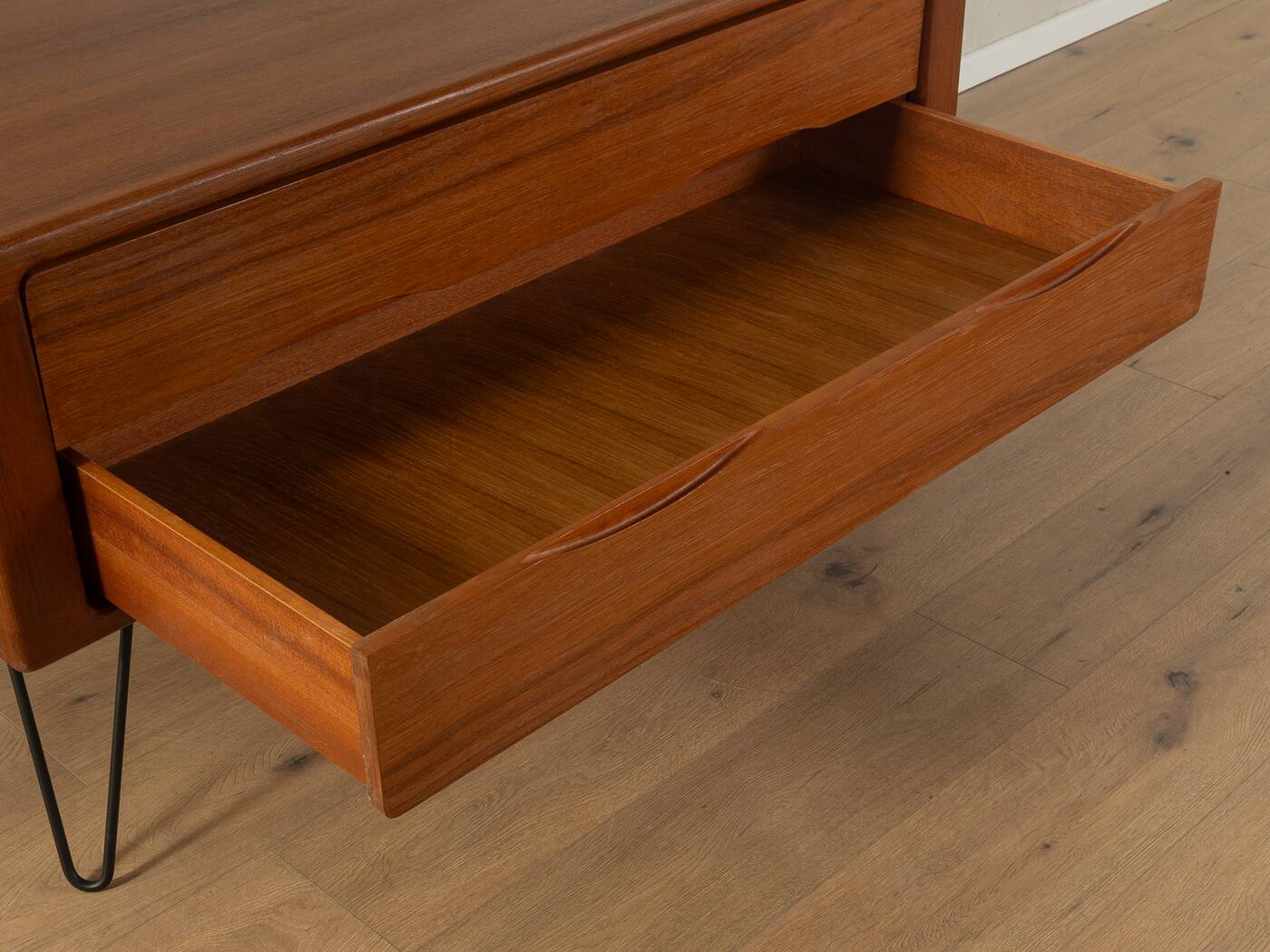 Buffet bas des années 1960, Dyrlund